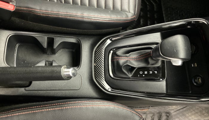 2021 KIA SONET GTX PLUS 1.0 DCT, Petrol, Automatic, 32,267 km, Gear Lever