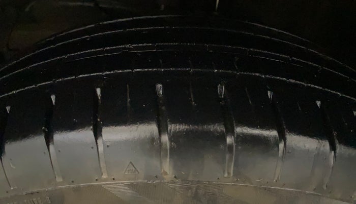 2018 Maruti Baleno DELTA PETROL 1.2, Petrol, Manual, 62,038 km, Left Front Tyre Tread
