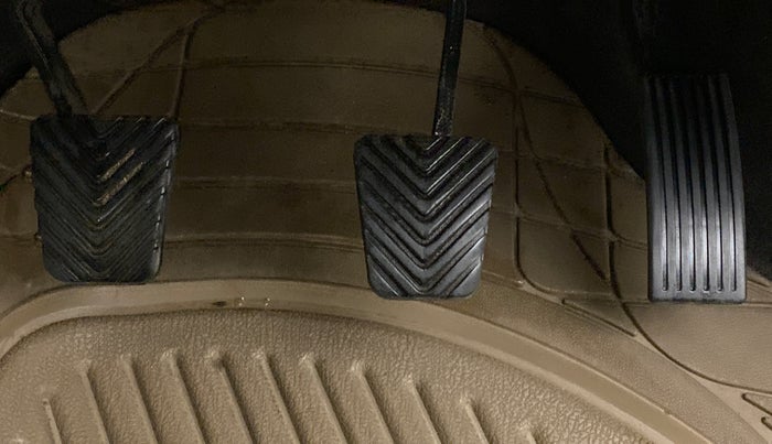 2013 Hyundai Verna FLUIDIC 1.6 VTVT SX, Petrol, Manual, 1,11,053 km, Pedals