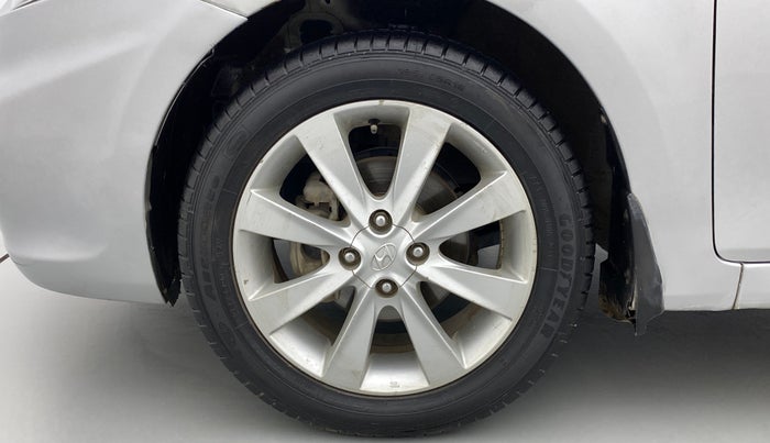 2013 Hyundai Verna FLUIDIC 1.6 VTVT SX, Petrol, Manual, 1,11,053 km, Left Front Wheel