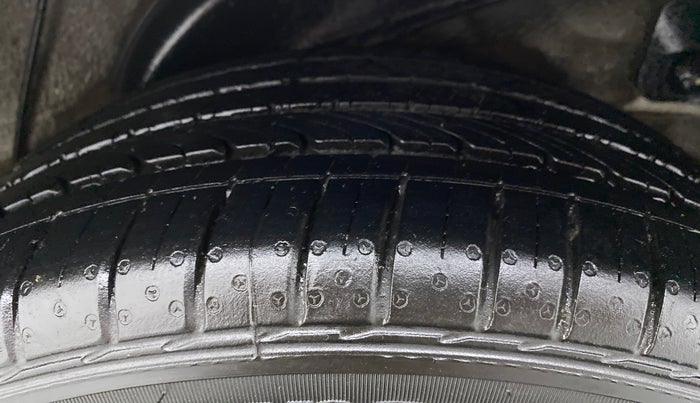 2013 Hyundai Verna FLUIDIC 1.6 VTVT SX, Petrol, Manual, 1,11,053 km, Left Rear Tyre Tread