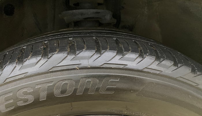 2021 Jeep Compass LIMITED (O) 1.4 PETROL DCT, Petrol, Automatic, 25,619 km, Right Front Tyre Tread