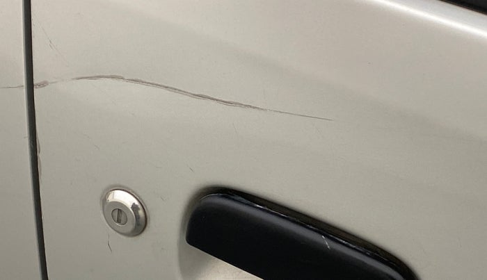 2014 Maruti Wagon R 1.0 LXI CNG, CNG, Manual, 99,974 km, Driver-side door - Minor scratches