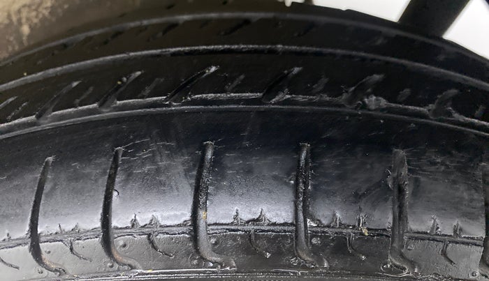 2014 Maruti Wagon R 1.0 LXI CNG, CNG, Manual, 99,974 km, Left Rear Tyre Tread