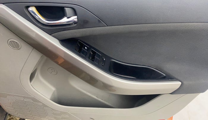 2019 Tata NEXON XZA PLUS PETROL, Petrol, Automatic, 63,375 km, Driver Side Door Panels Control