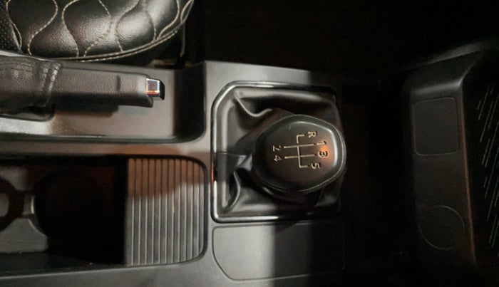 2021 Renault Kiger RXL MT, Petrol, Manual, 10,990 km, Gear Lever