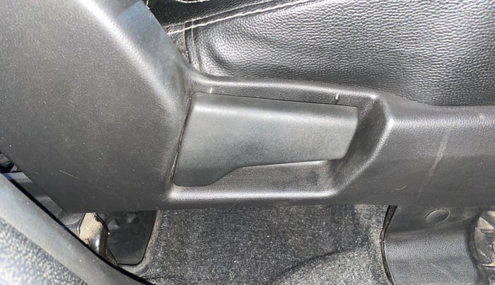 2021 Renault Kiger RXL MT, Petrol, Manual, 10,990 km, Driver Side Adjustment Panel