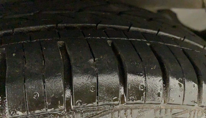 2013 Honda Amaze 1.2L I-VTEC VX AT, Petrol, Automatic, 77,130 km, Right Front Tyre Tread