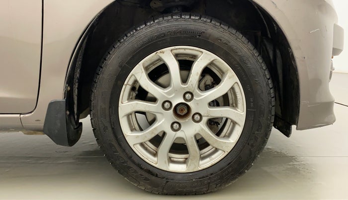 2013 Honda Amaze 1.2L I-VTEC VX AT, Petrol, Automatic, 77,130 km, Right Front Wheel