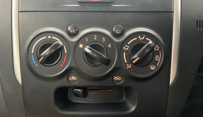 2016 Maruti Wagon R Stingray VXI, Petrol, Manual, 87,977 km, AC Unit - Front vent has minor damage