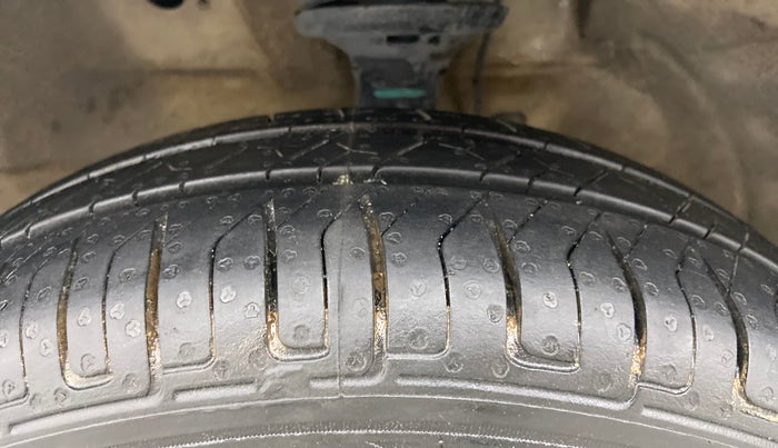 2016 Maruti Wagon R Stingray VXI, Petrol, Manual, 87,977 km, Left Front Tyre Tread