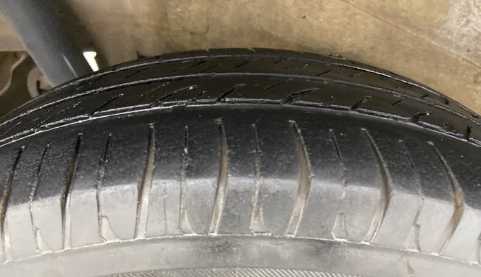 2016 Maruti Wagon R Stingray VXI, Petrol, Manual, 87,977 km, Right Rear Tyre Tread