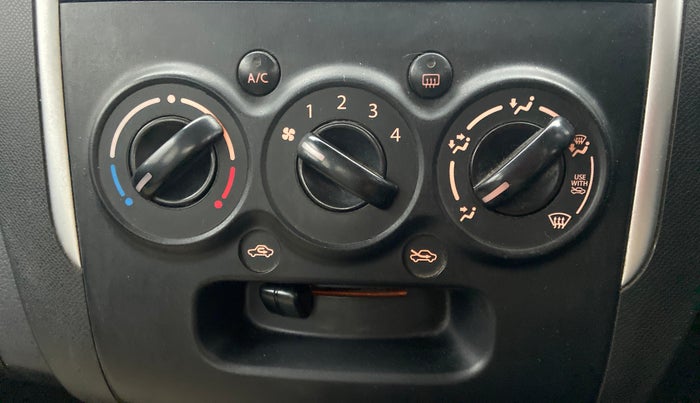 2016 Maruti Wagon R Stingray VXI, Petrol, Manual, 87,977 km, AC Unit - Directional switch has minor damage