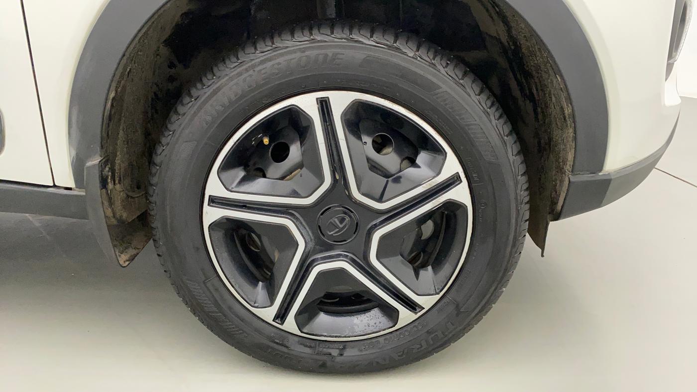 2021 Tata NEXON XMA SUNROOF PETROL, Petrol, Automatic, 12,190 km, Right Front Wheel