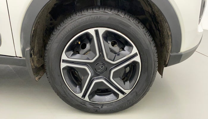 2021 Tata NEXON XMA SUNROOF PETROL, Petrol, Automatic, 12,190 km, Right Front Wheel