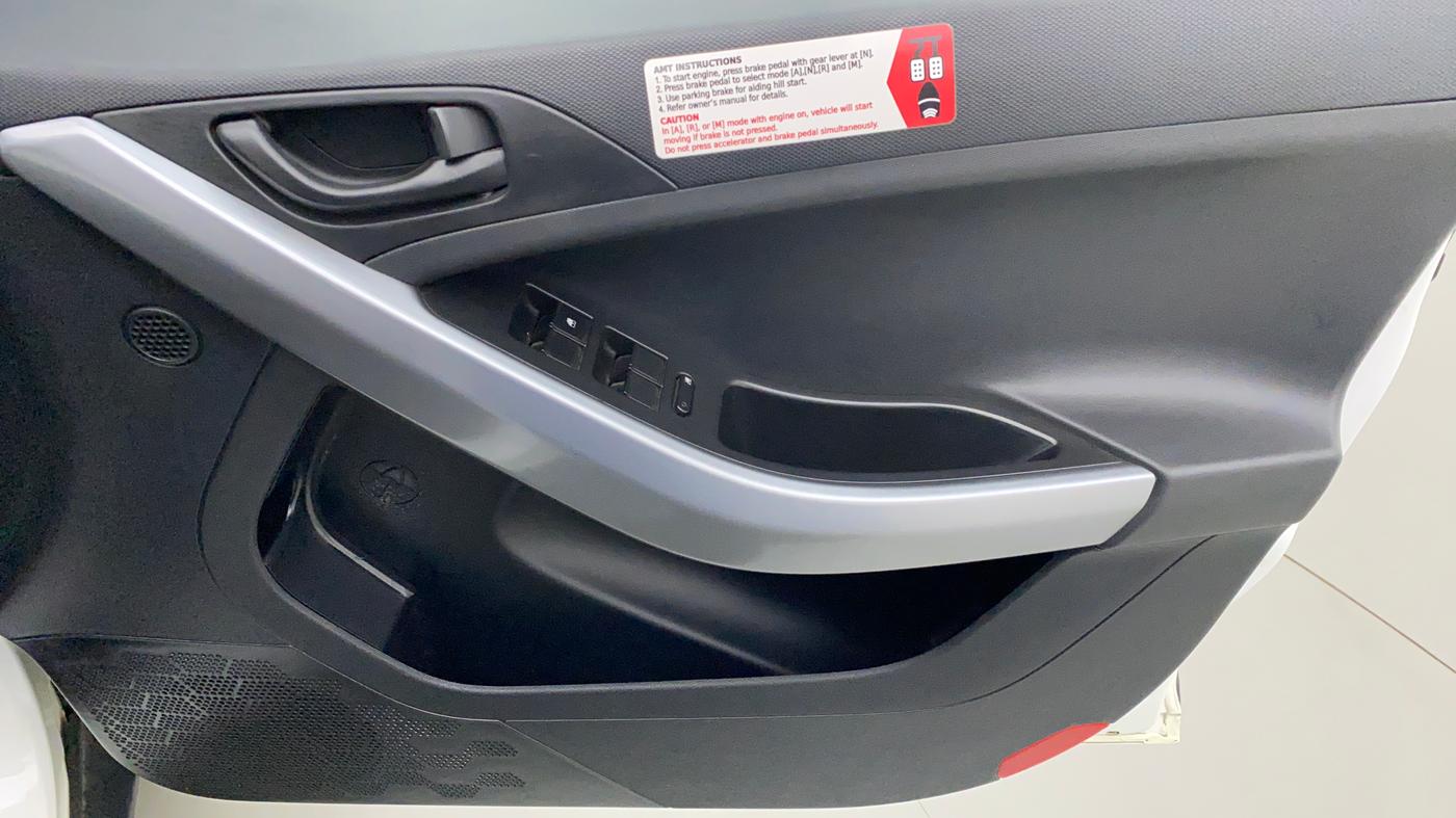 2021 Tata NEXON XMA SUNROOF PETROL, Petrol, Automatic, 12,190 km, Driver Side Door Panels Control