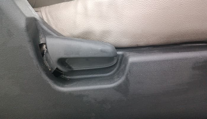 2015 Maruti Wagon R 1.0 VXI, Petrol, Manual, 98,132 km, Driver Side Adjustment Panel