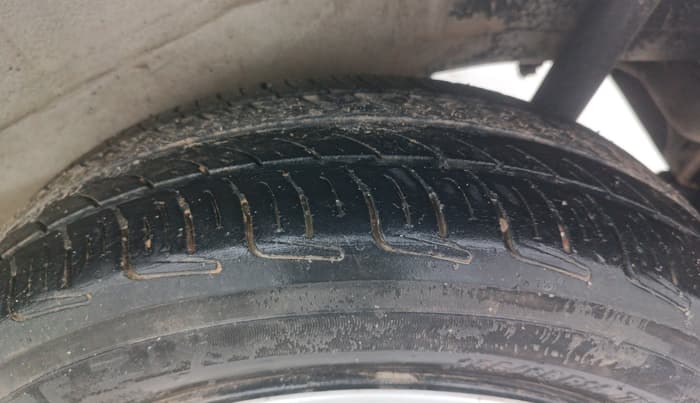 2015 Maruti Wagon R 1.0 VXI, Petrol, Manual, 98,132 km, Left Rear Tyre Tread