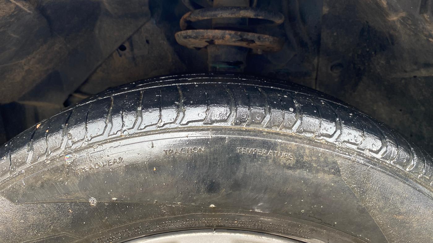 2016 Maruti Vitara Brezza ZDI, Diesel, Manual, 73,581 km, Left Front Tyre Tread