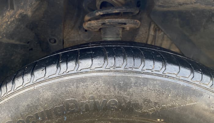 2016 Maruti Vitara Brezza ZDI, Diesel, Manual, 73,581 km, Right Front Tyre Tread