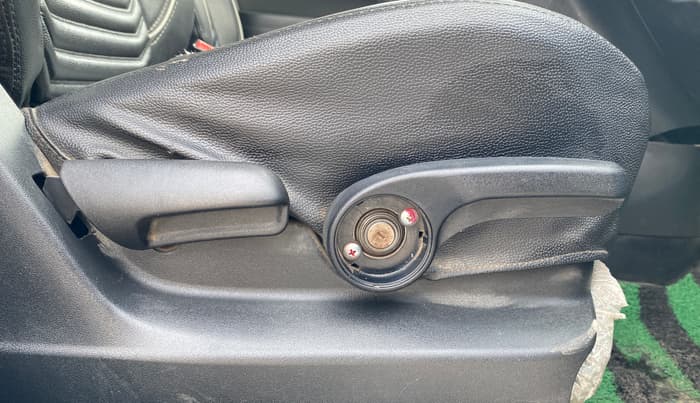 2016 Maruti Vitara Brezza ZDI, Diesel, Manual, 73,581 km, Driver Side Adjustment Panel