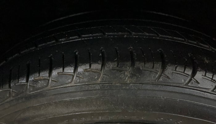 2018 Maruti Baleno DELTA PETROL 1.2, Petrol, Manual, 24,883 km, Right Front Tyre Tread