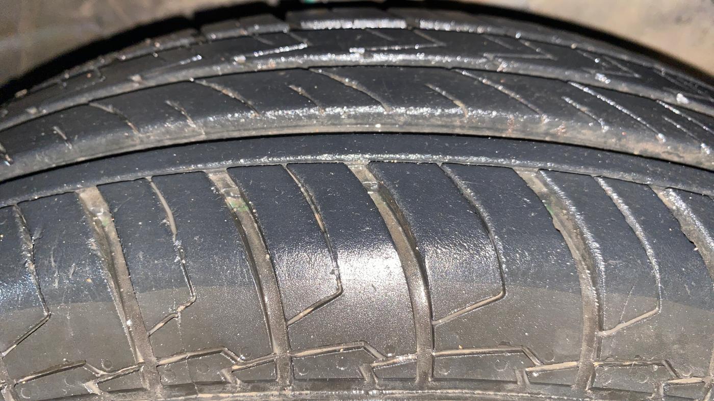 2024 Maruti Swift VXI, Petrol, Manual, 17,471 km, Right Front Tyre Tread