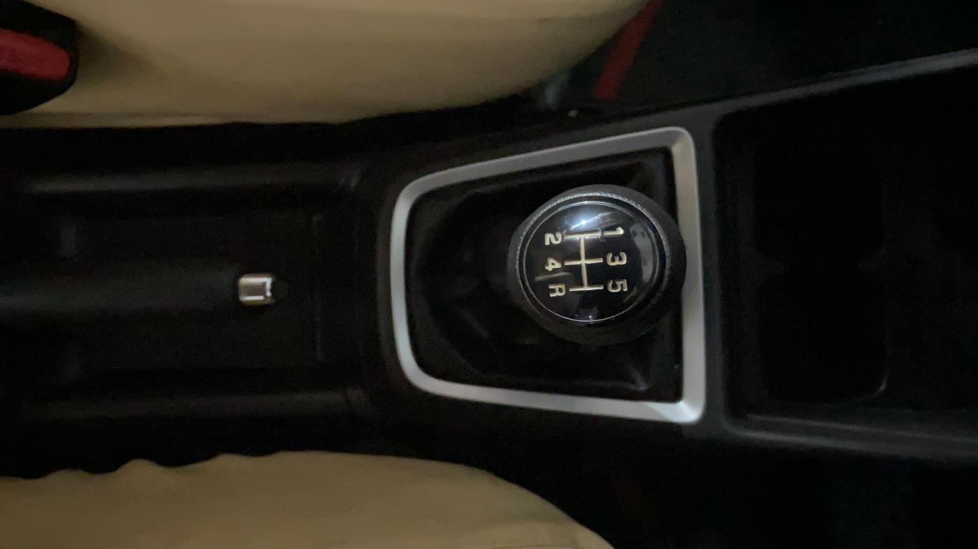 2024 Maruti Swift VXI, Petrol, Manual, 17,471 km, Gear Lever