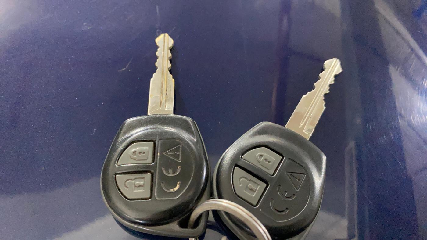 2024 Maruti Swift VXI, Petrol, Manual, 17,471 km, Key Close Up