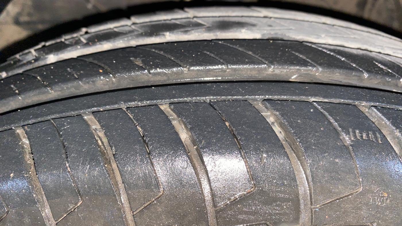 2024 Maruti Swift VXI, Petrol, Manual, 17,471 km, Left Front Tyre Tread