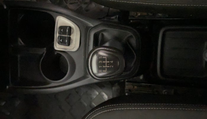 2017 Datsun Redi Go S, Petrol, Manual, 54,765 km, Gear Lever