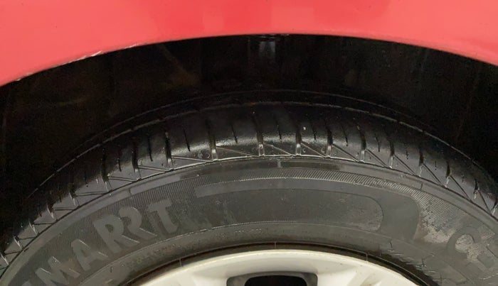 2017 Datsun Redi Go S, Petrol, Manual, 54,765 km, Right Front Tyre Tread