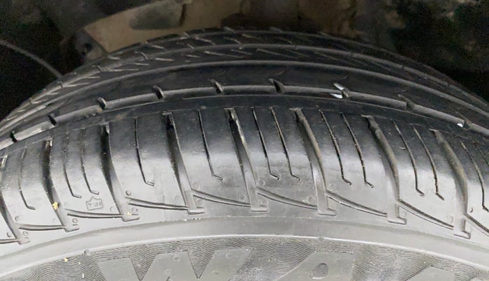 2017 Renault Duster RXS 85 PS, Diesel, Manual, 96,421 km, Left Front Tyre Tread