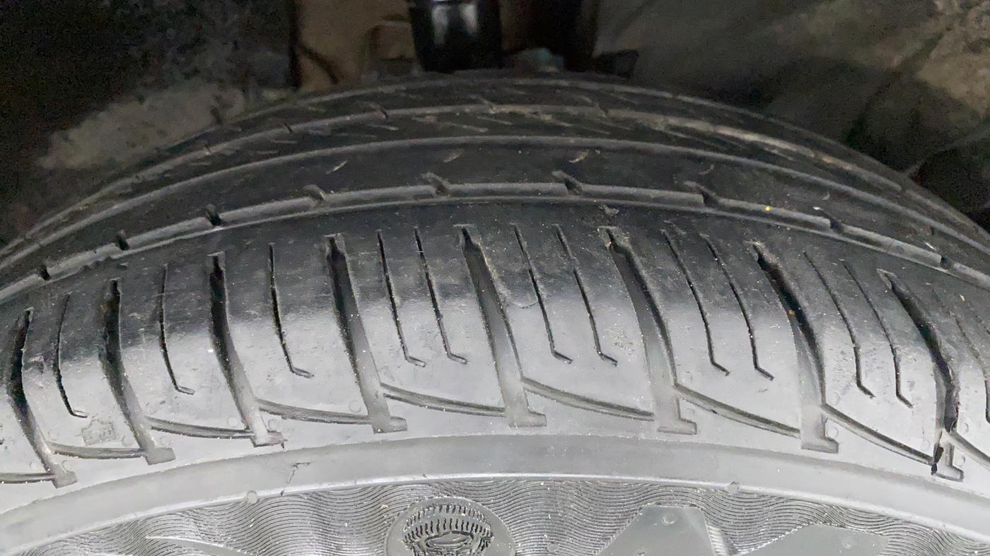 2017 Renault Duster RXS 85 PS, Diesel, Manual, 96,421 km, Right Front Tyre Tread