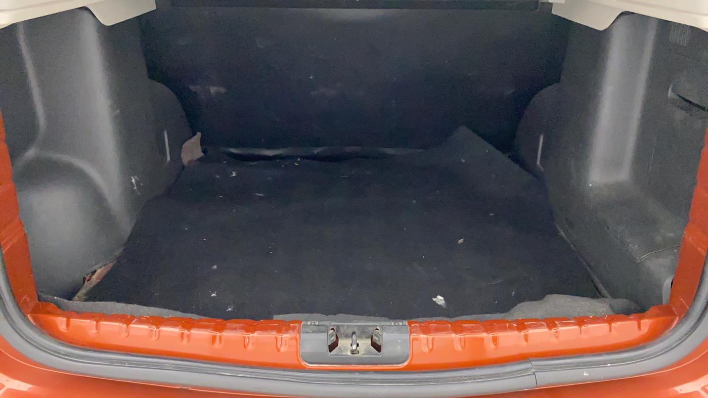 2017 Renault Duster RXS 85 PS, Diesel, Manual, 96,421 km, Boot Inside
