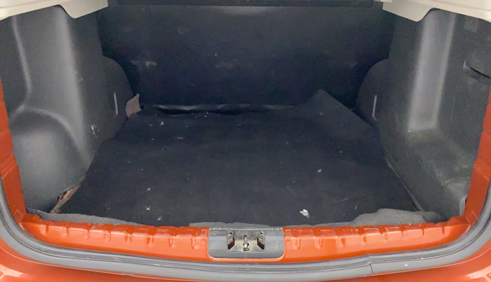 2017 Renault Duster RXS 85 PS, Diesel, Manual, 96,421 km, Boot Inside
