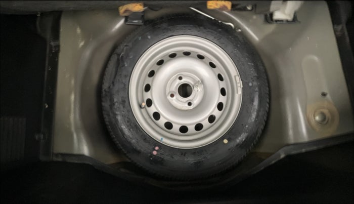 2017 Maruti Swift LXI (O), Petrol, Manual, 54,121 km, Spare Tyre