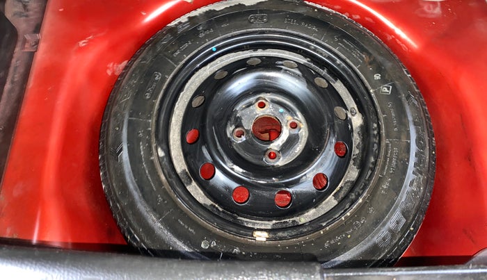 2014 Maruti Swift VXI, Petrol, Manual, 40,974 km, Spare Tyre