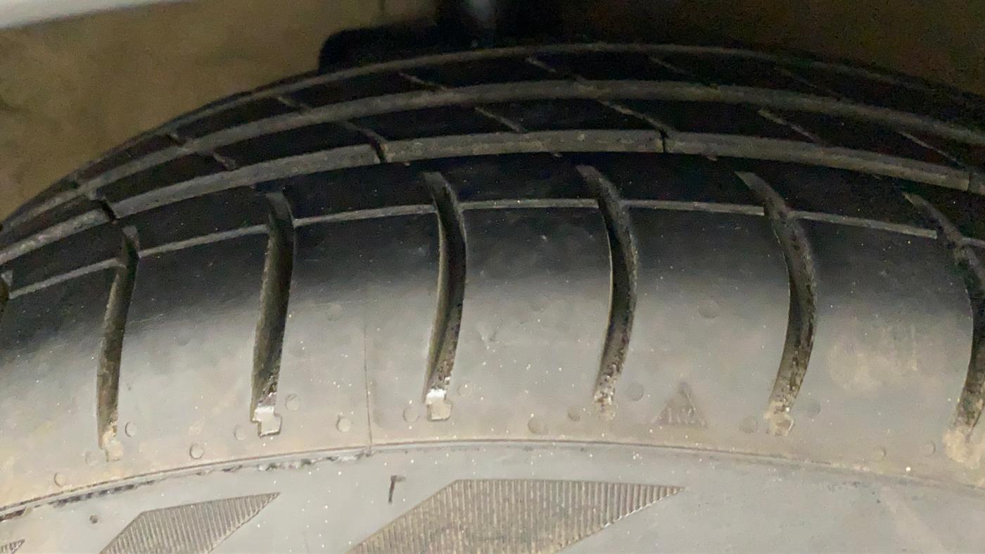 2018 Maruti Celerio X ZXI AMT, CNG, Automatic, 91,098 km, Right Front Tyre Tread