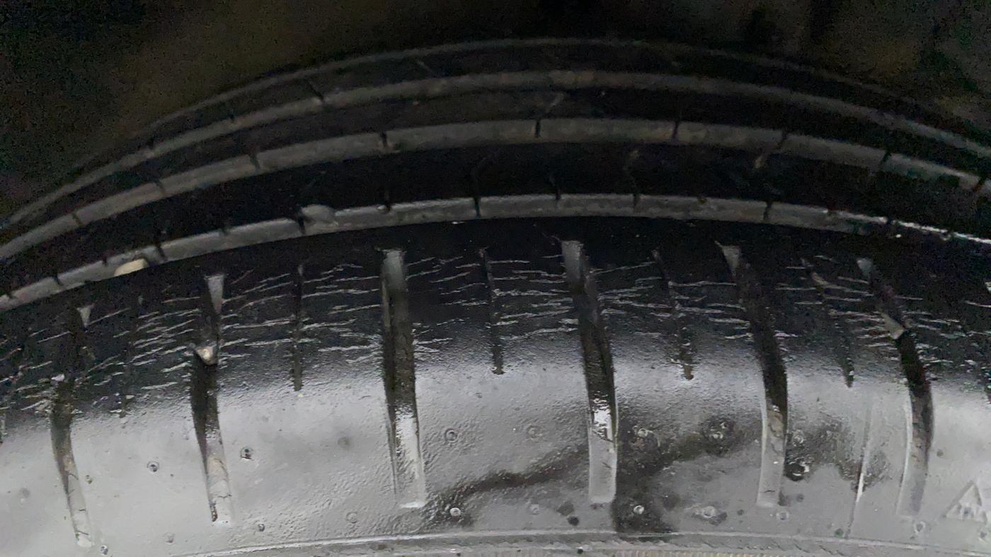 2018 Maruti Baleno ZETA CVT PETROL 1.2, Petrol, Automatic, 22,889 km, Right Front Tyre Tread