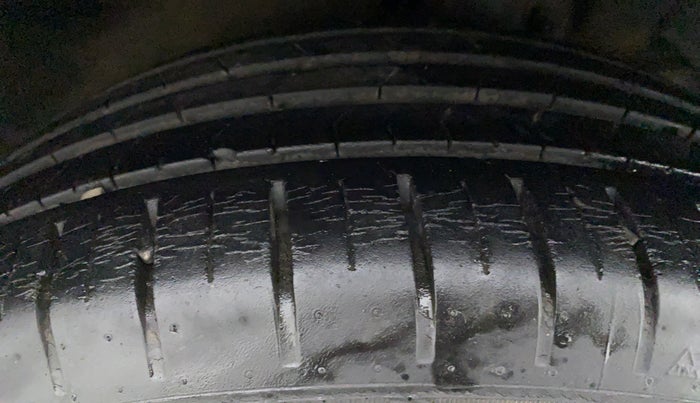 2018 Maruti Baleno ZETA CVT PETROL 1.2, Petrol, Automatic, 22,889 km, Right Front Tyre Tread