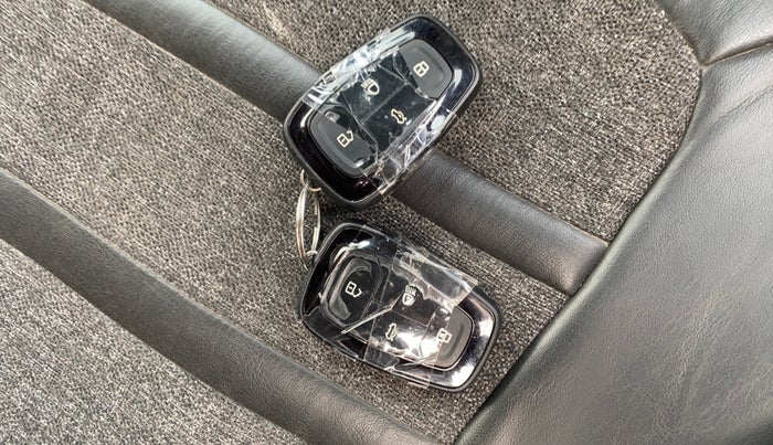 2023 Tata NEXON XZ PLUS (O) PETROL DARK EDITION, Petrol, Manual, 16,636 km, Key Close Up