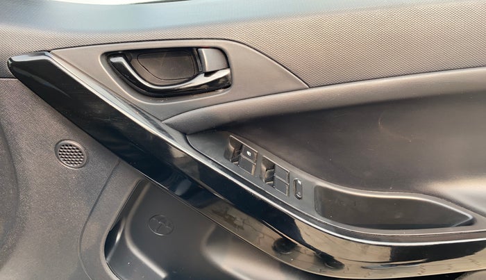 2023 Tata NEXON XZ PLUS (O) PETROL DARK EDITION, Petrol, Manual, 16,636 km, Driver Side Door Panels Control