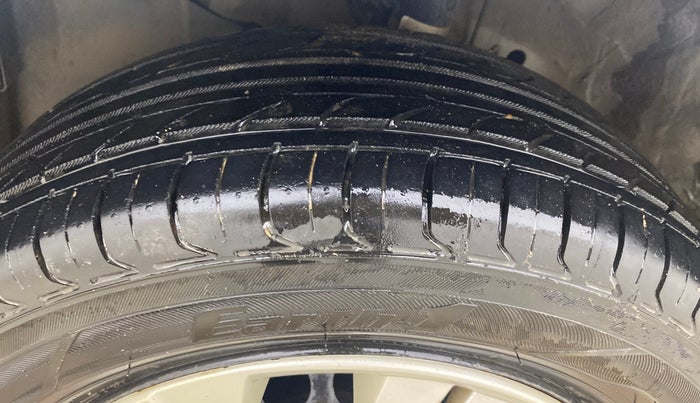 2021 Honda Amaze 1.2L I-VTEC S, Petrol, Manual, 1,04,006 km, Left Front Tyre Tread