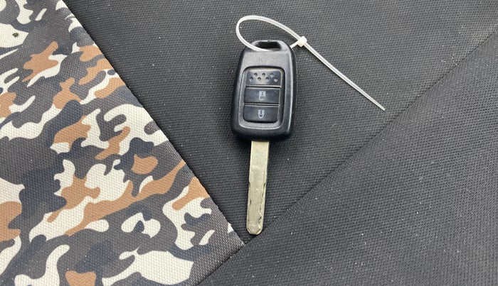 2021 Honda Amaze 1.2L I-VTEC S, Petrol, Manual, 1,04,006 km, Key Close Up