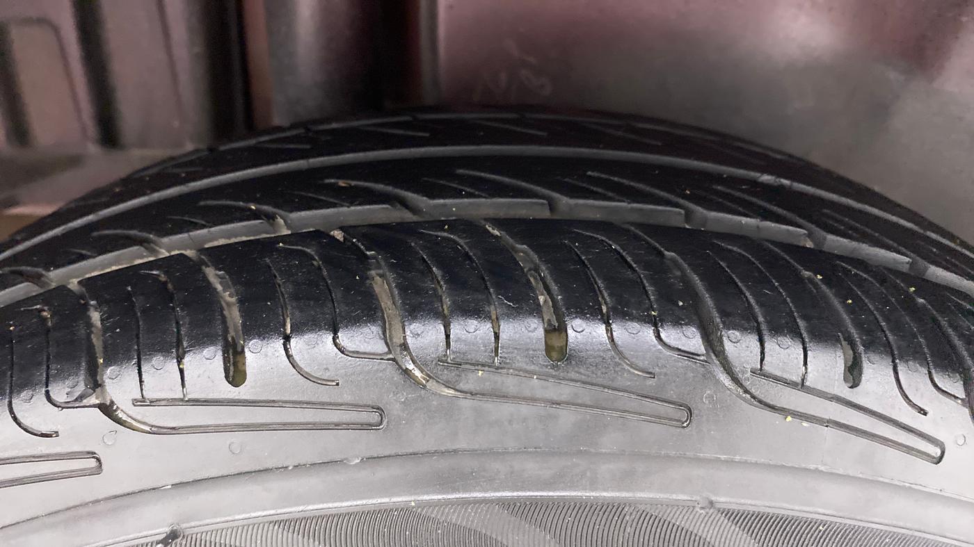 2015 Maruti Swift Dzire VDI ABS, Diesel, Manual, 69,246 km, Right Rear Tyre Tread