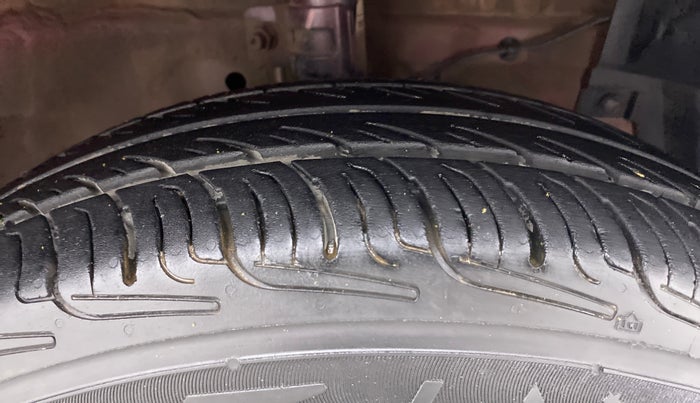 2015 Maruti Swift Dzire VDI ABS, Diesel, Manual, 69,246 km, Right Front Tyre Tread