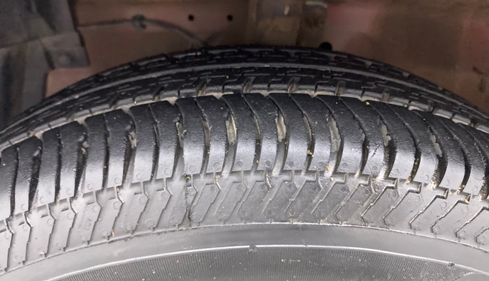 2015 Maruti Swift Dzire VDI ABS, Diesel, Manual, 69,246 km, Left Front Tyre Tread