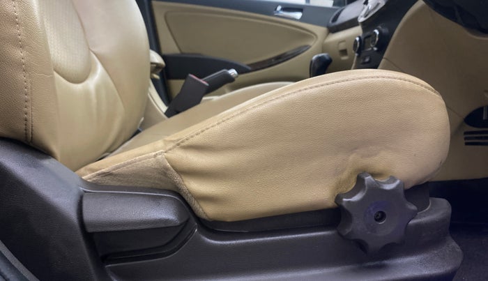 2014 Hyundai Verna FLUIDIC 1.6 CRDI SX AT, Diesel, Automatic, 99,487 km, Driver Side Adjustment Panel