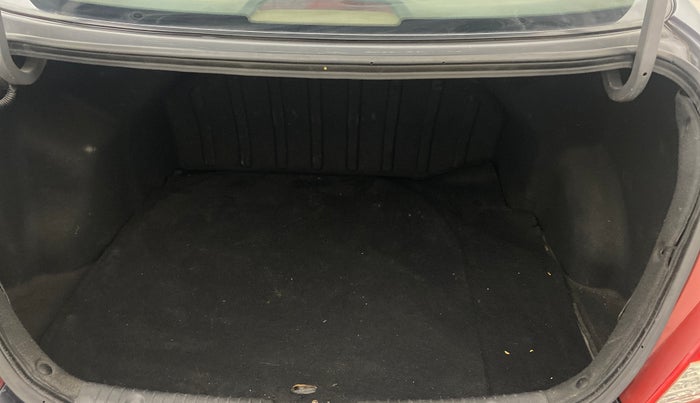 2014 Hyundai Verna FLUIDIC 1.6 CRDI SX AT, Diesel, Automatic, 99,487 km, Boot Inside